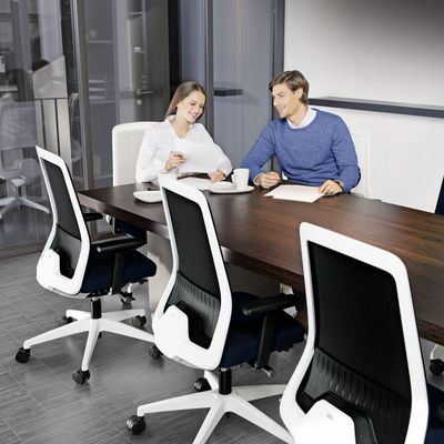 EVERYis1 - Modern kontorsstol i mesh