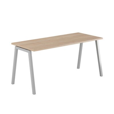 Luna A - Ett modernt bord med fasta ben i A-form