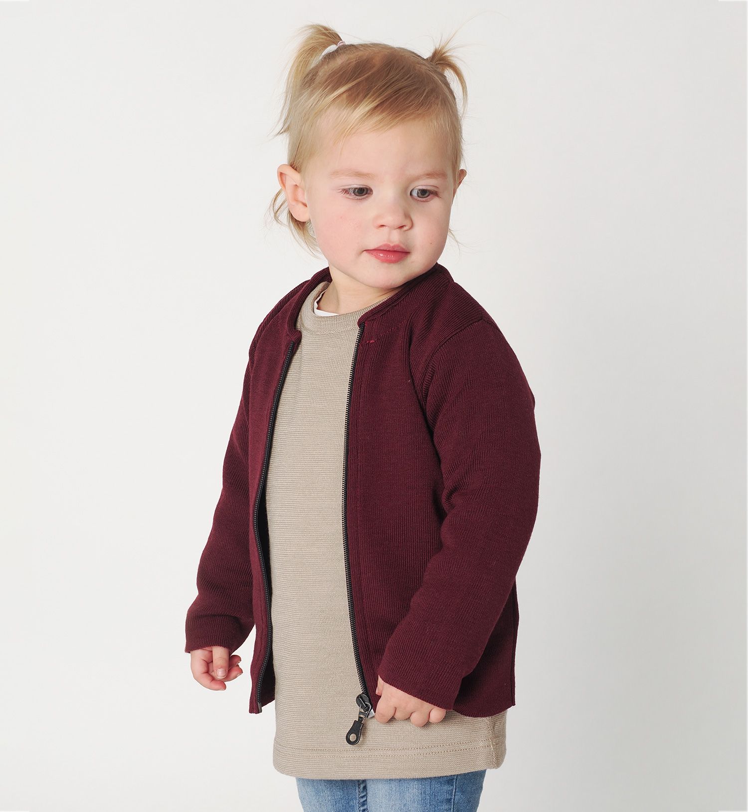 Slätstickad cardigan ull, Mörk Vinröd