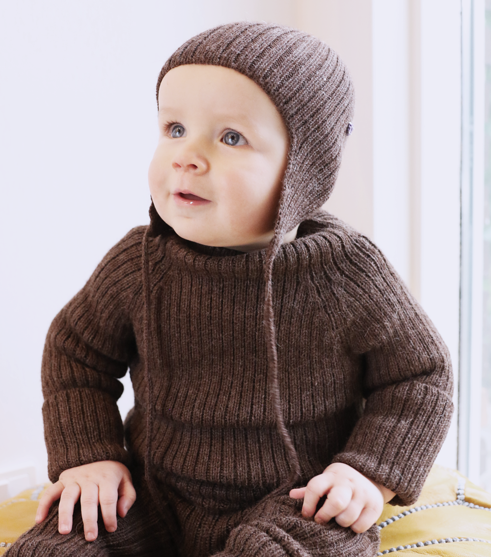 Ribbstickad Babymössa Alpacka, Kakao